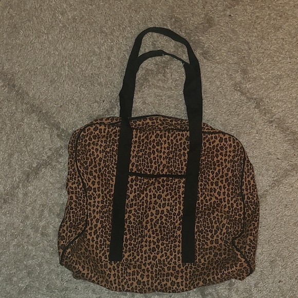 Leopard Print Weekender Bag - Picture 3 of 6